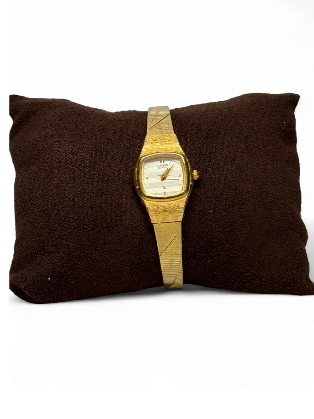 VTG Citizen Quartz Womens Gold Tone Bracelet Watch Striped Textured Dial Japan